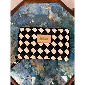Betsey Johnson Woven Checkered Zip Around Wristlet Wallet Black White Gold